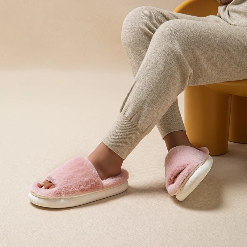 Comfortable Women's Slippers – Soft Plush House Shoes for Cozy Relaxation