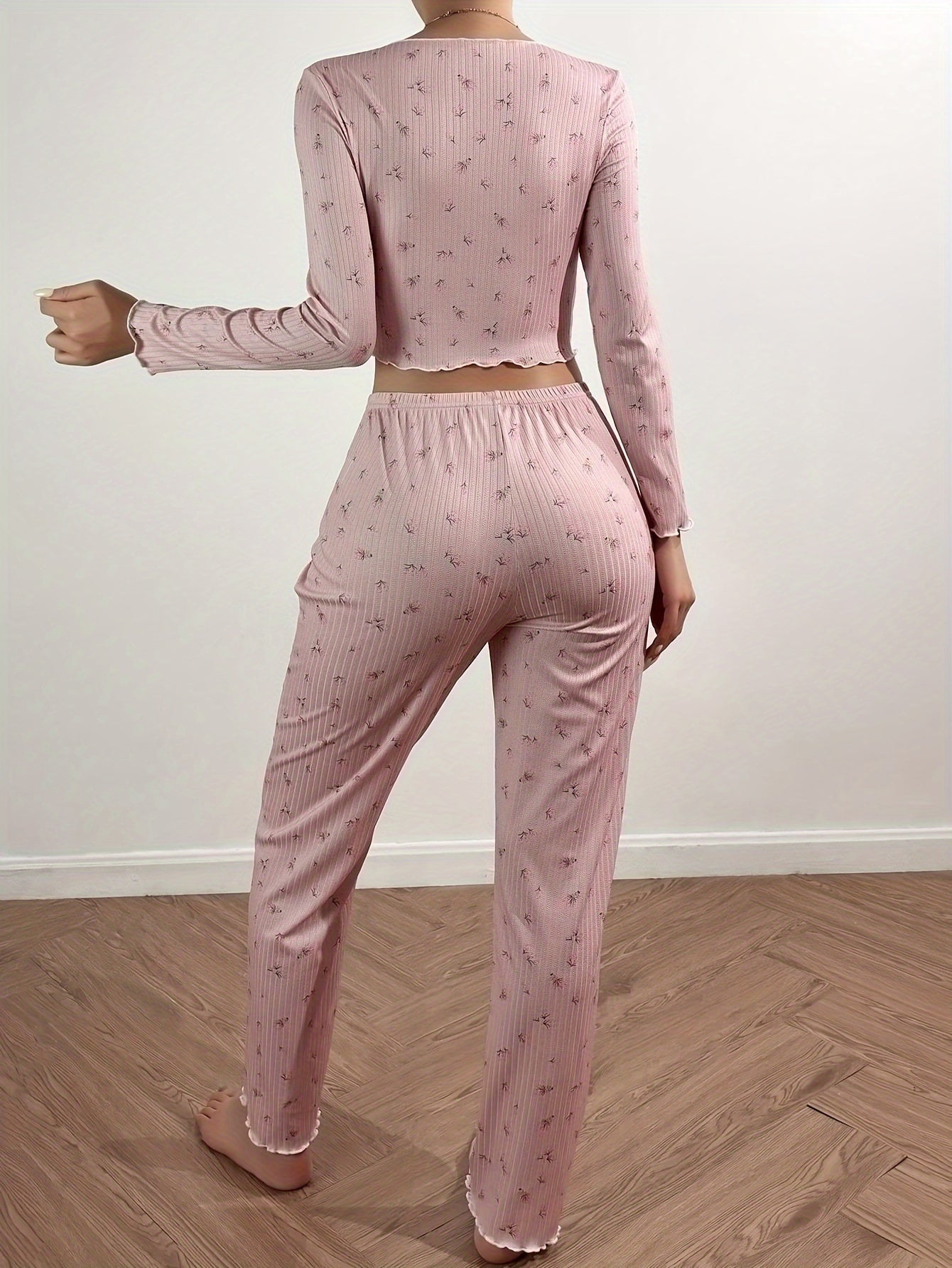 Comfortable Women's Set – Soft Fabric Lounge Wear for Relaxation & Style