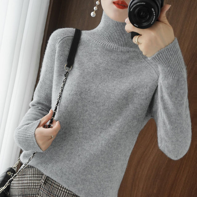 Women's Roll Neck Jumper – Elegant Knit Sweater for Winter Fashion