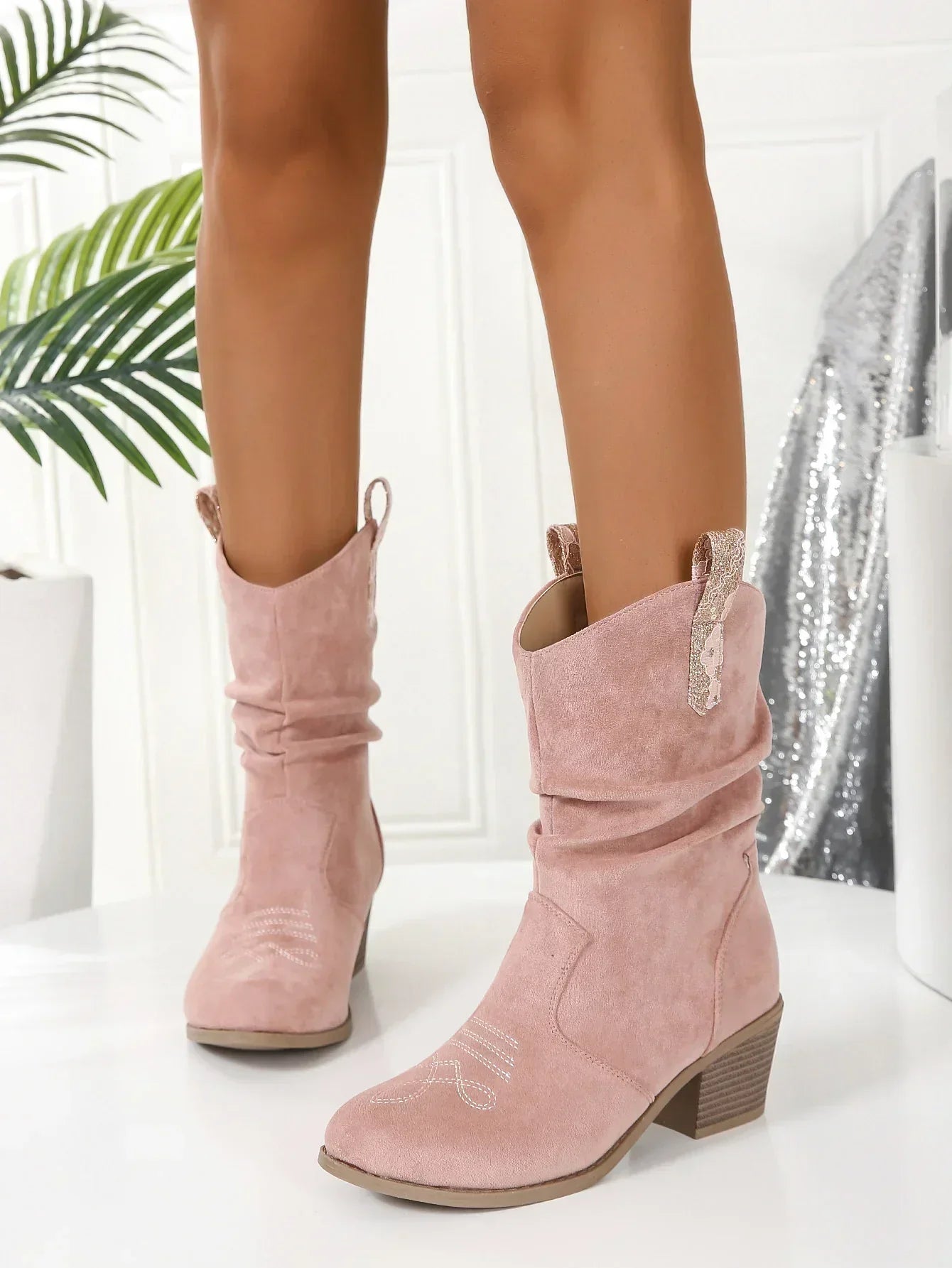 Stylish Women's Boots – Trendy Ankle Boots in Leather for Casual Wear