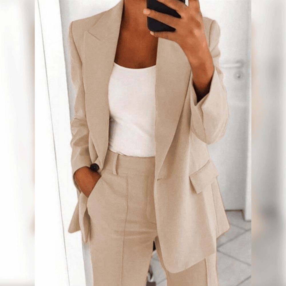 Women’s Stylish Suit – Elegant Tailored Blazer and Trousers Set for Work