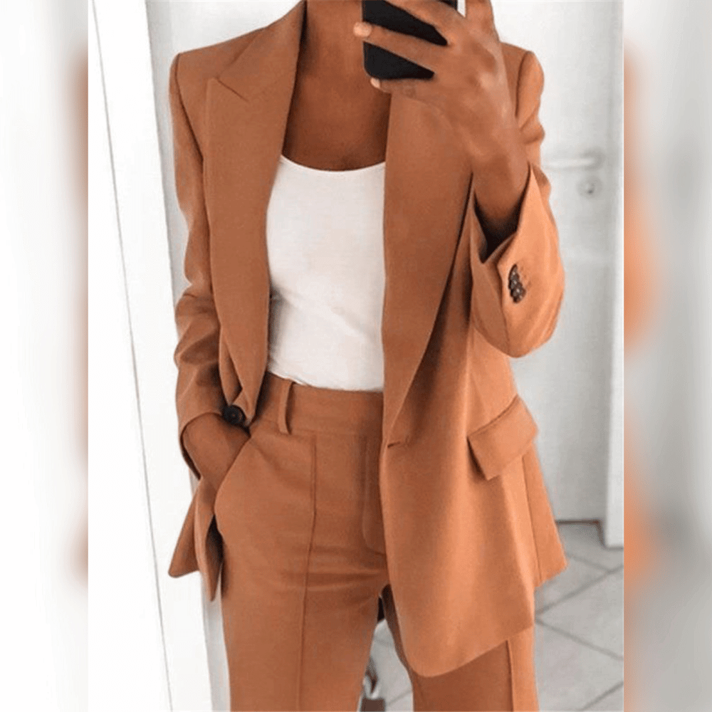 Women's Suit Set – Stylish Tailored Blazer and Trousers for Office & Events