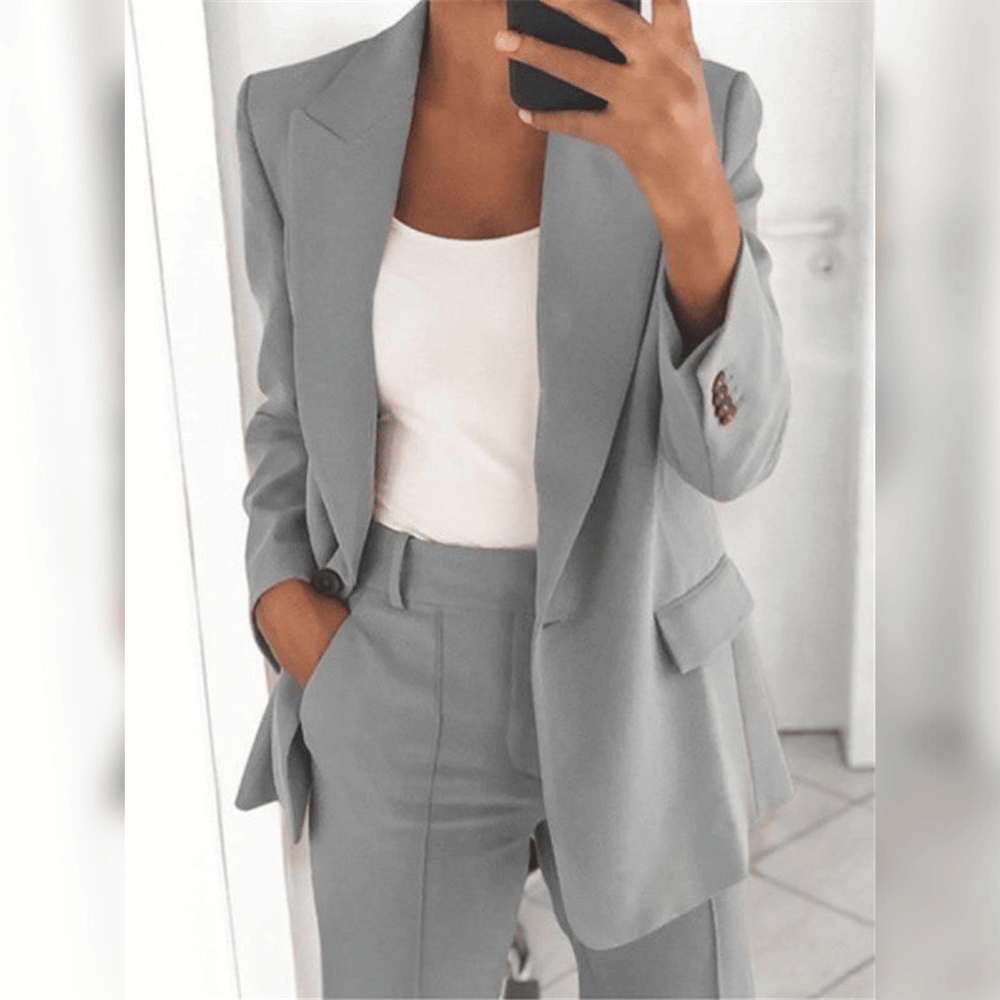 Women’s Stylish Suit – Elegant Tailored Blazer and Trousers Set for Work