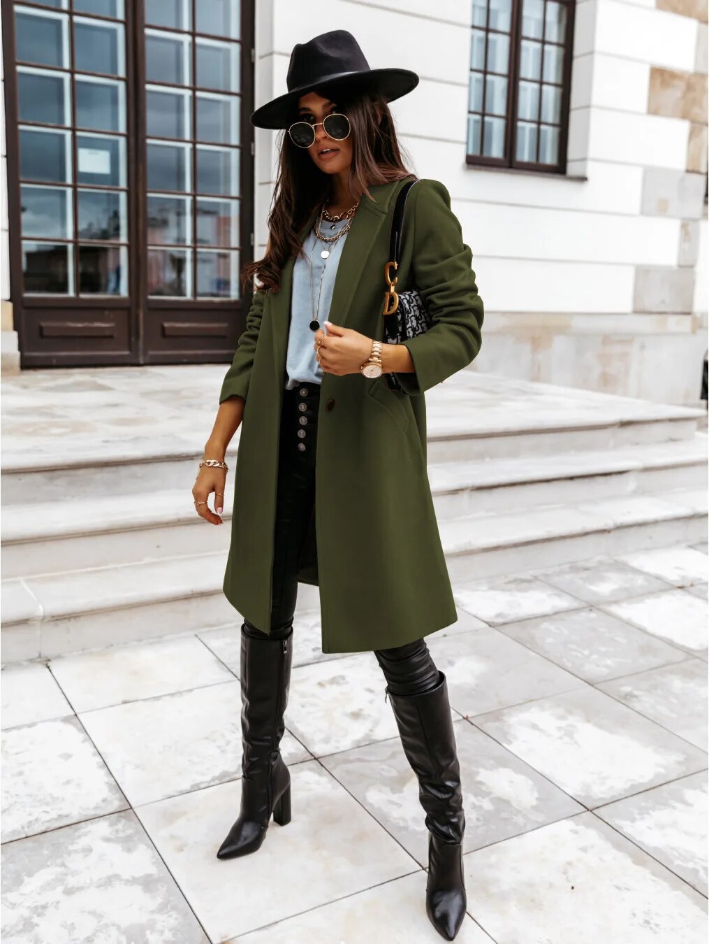 Stylish Women's Coat – Elegant Warm Outerwear with Trendy Design Details