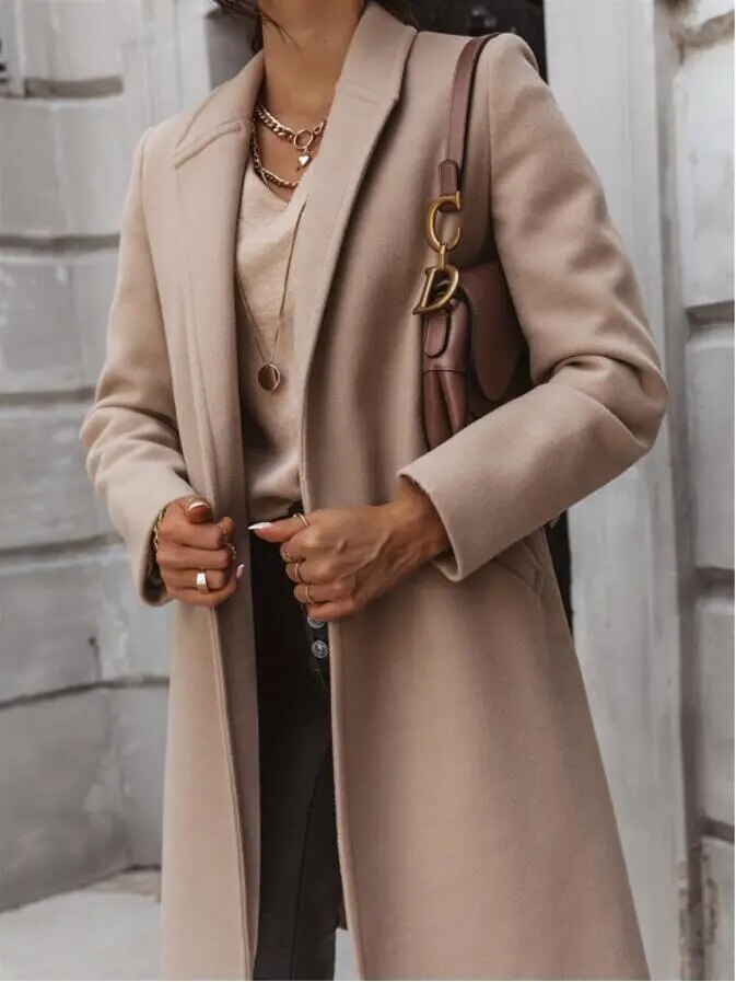 Stylish Women's Coat – Elegant Warm Outerwear with Trendy Design Details