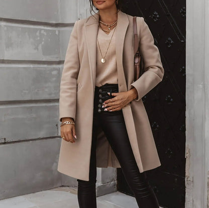 Stylish Women's Coat – Elegant Warm Outerwear with Trendy Design Details