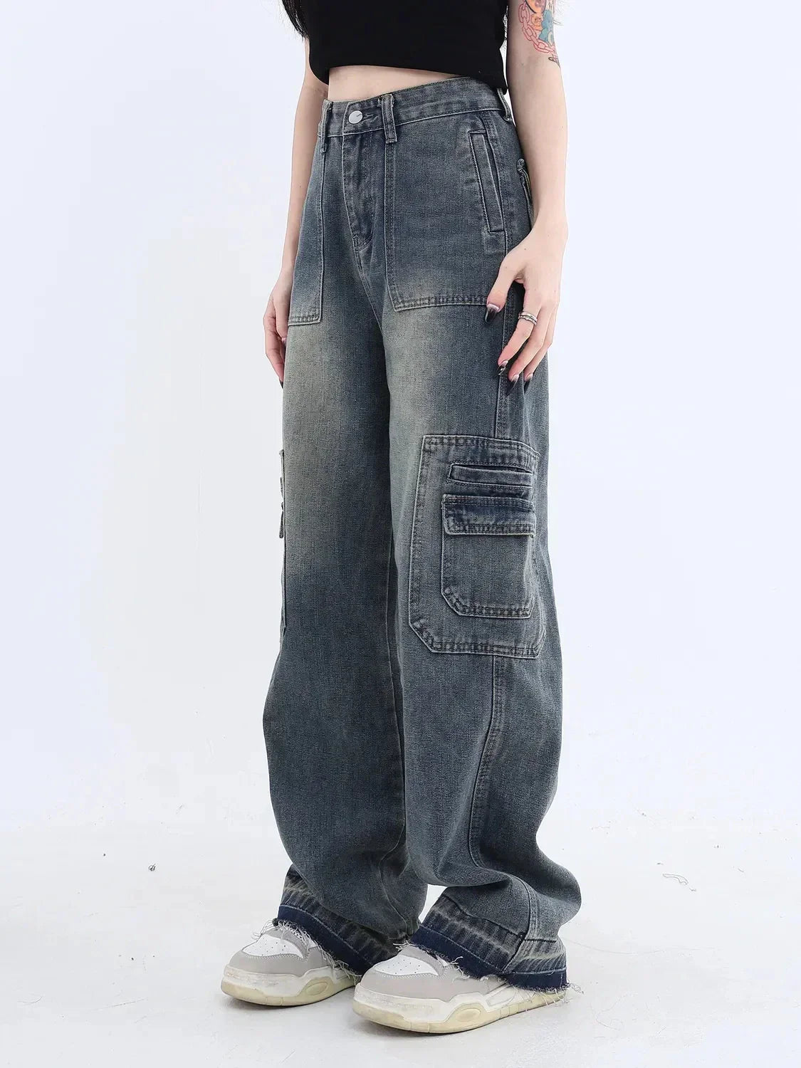 Vintage Jeans for Women – High-Waisted Distressed Denim Pants Stylish Fit