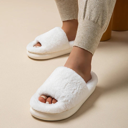 Comfortable Women's Slippers – Soft Plush House Shoes for Cozy Relaxation