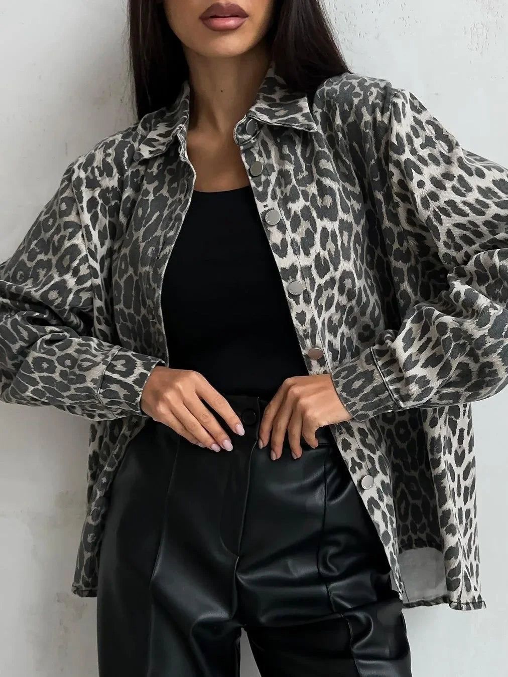 Denim Jacket Women – Stylish Leopard Print Design for Casual Outfits