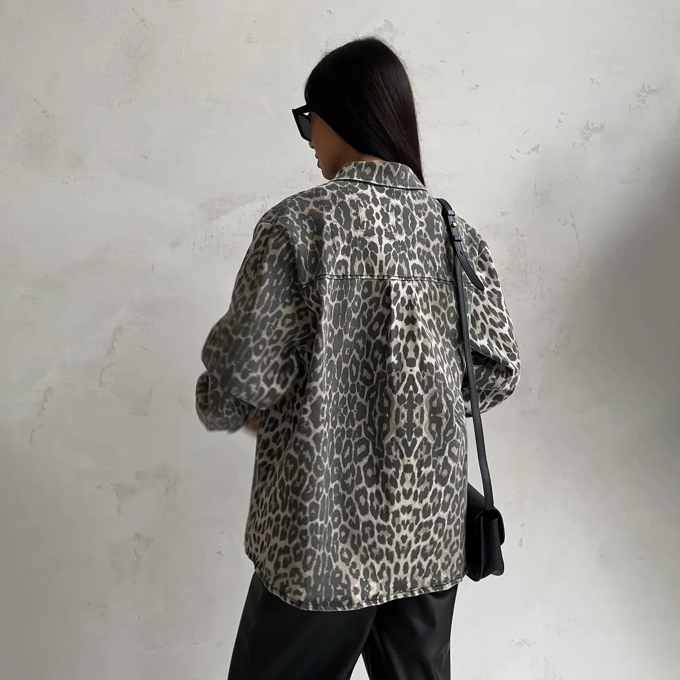 Denim Jacket Women – Stylish Leopard Print Design for Casual Outfits